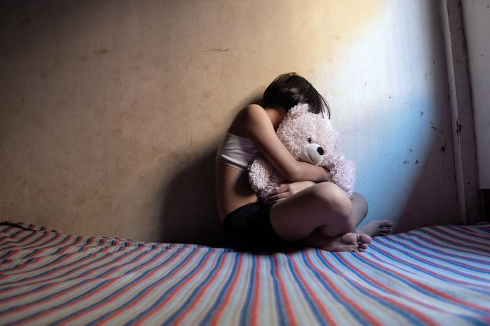 Posilstvo | Poleg spolnih deliktov so mu očitali poskus vplivanja na eno od žrtev. | Foto Shutterstock