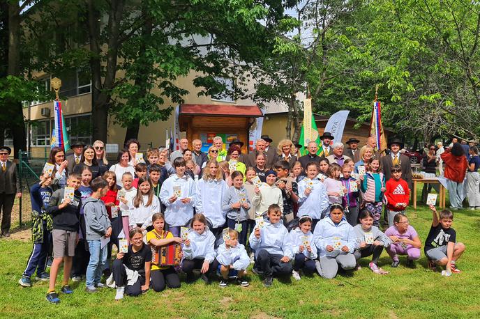 Naj učni čebelnjak | Med obstoječimi prejemniki učnih čebelnjakov je zmagal učni čebelnjak Čebelarskega društva Kamnica Bresternica na OŠ Kamnica v Mariboru, ki je z izjemno podporo šole, učencev, staršev in celotne lokalne skupnosti prejel največ glasov. | Foto Prva zavarovalnica