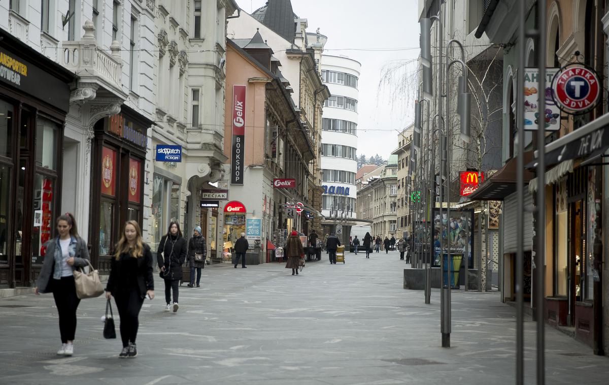 Čopova ulica | V ljubljanski občini je največ okuženih, in sicer 698. A tam živi tudi največ ljudi, delež okuženih tako predstavlja 0,24 odstotka vseh prebivalcev. | Foto Ana Kovač
