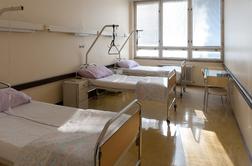 Klavrno stanje slovenskih bolnišnic: padajoči stropi, rjava voda iz pip #video