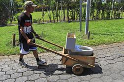 V najpomembnejšem govoru leta o straniščih in posilstvih