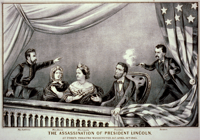John Wilkes Booth strelja na Abrahama Lincolna. Booth je upal, da bo z Lincolnovo smrtjo konfederalnemu Jugu uspel preobrat v vojni s Severom, a je bilo prepozno, saj se je Jug že vdal. | Foto: commons.wikimedia.org