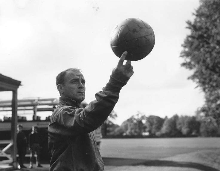 Mojster nogometne žoge Alfredo Di Stefano velja za enega od najboljših v zgodovini. | Foto: Getty Images