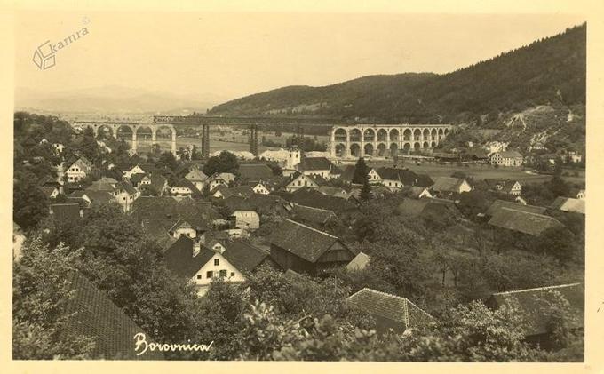 Ko je jugoslovanska vojska ob umiku aprila 1941 razstrelila borovniški viadukt, so Italijani, ki so zasedli to območje, že v dobrih dveh mesecih manjkajočih 200 metrov viadukta nadomestili z železno konstrukcijo. | Foto: Kamra.si