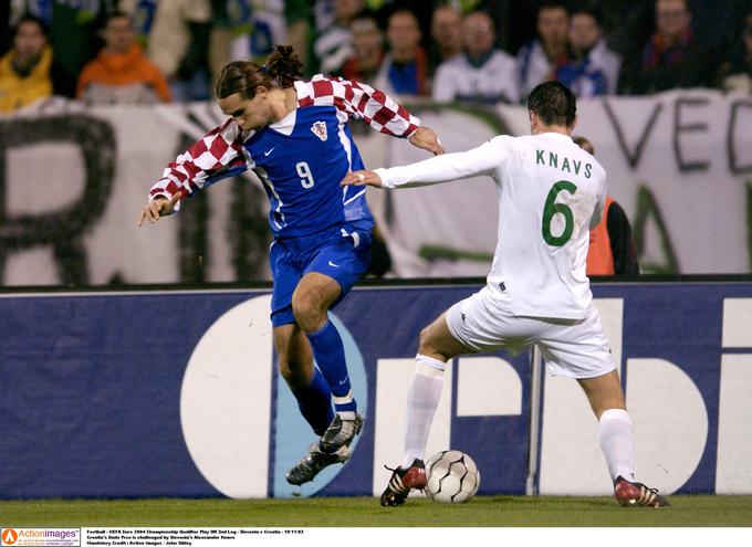 Dado Pršo je v 61. minuti ušel nepozorni slovenski obrambi. | Foto: Reuters