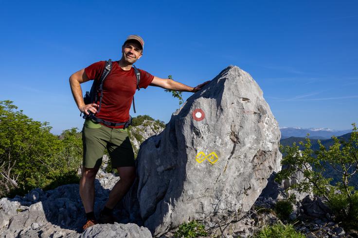 Od cerkve naprej se začne najlepši del ture. | Foto: Matej Podgoršek