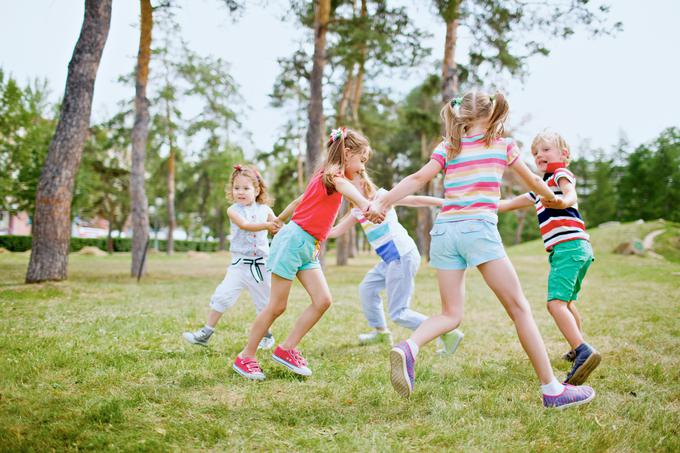 Igra za otroka predstavlja vir za učenje in preizkušanje njegovih sposobnosti. Je tudi čas, ko se otrok lahko popolnoma sprosti in dela tisto, kar ga veseli. | Foto: Shutterstock