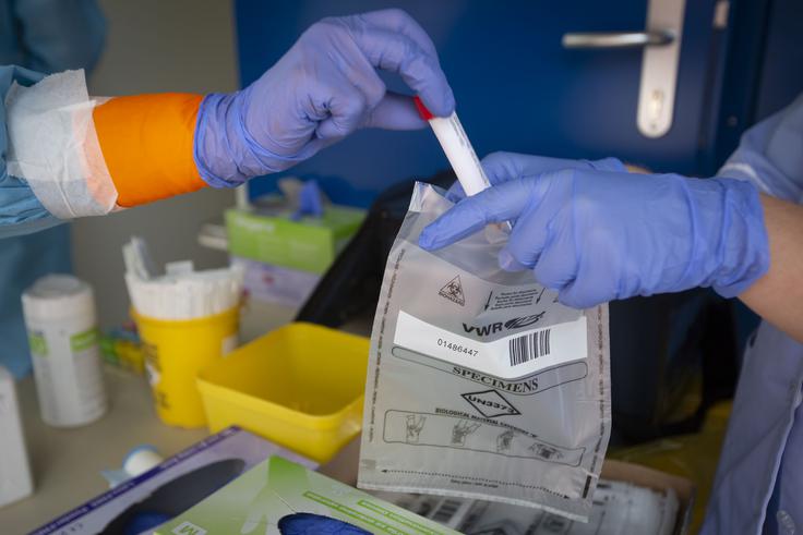 Testiranje za koronavirus. koronavirus, koronavirus splošno covid-19 | Foto: Bojan Puhek