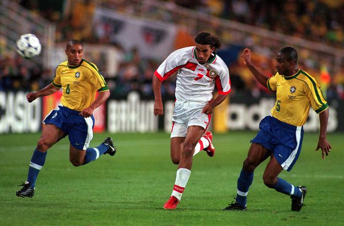 Mustapha Hadji, afriški nogometaš leta 1998, na tekmi svetovnega prvenstva v Franciji istega leta proti Braziliji. | Foto: Reuters