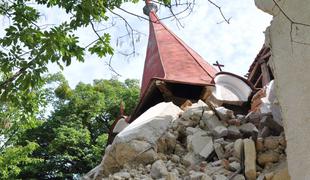 Zrušila se je cerkev sv. Jakoba, poškodovana po lanskem potresu #foto #video