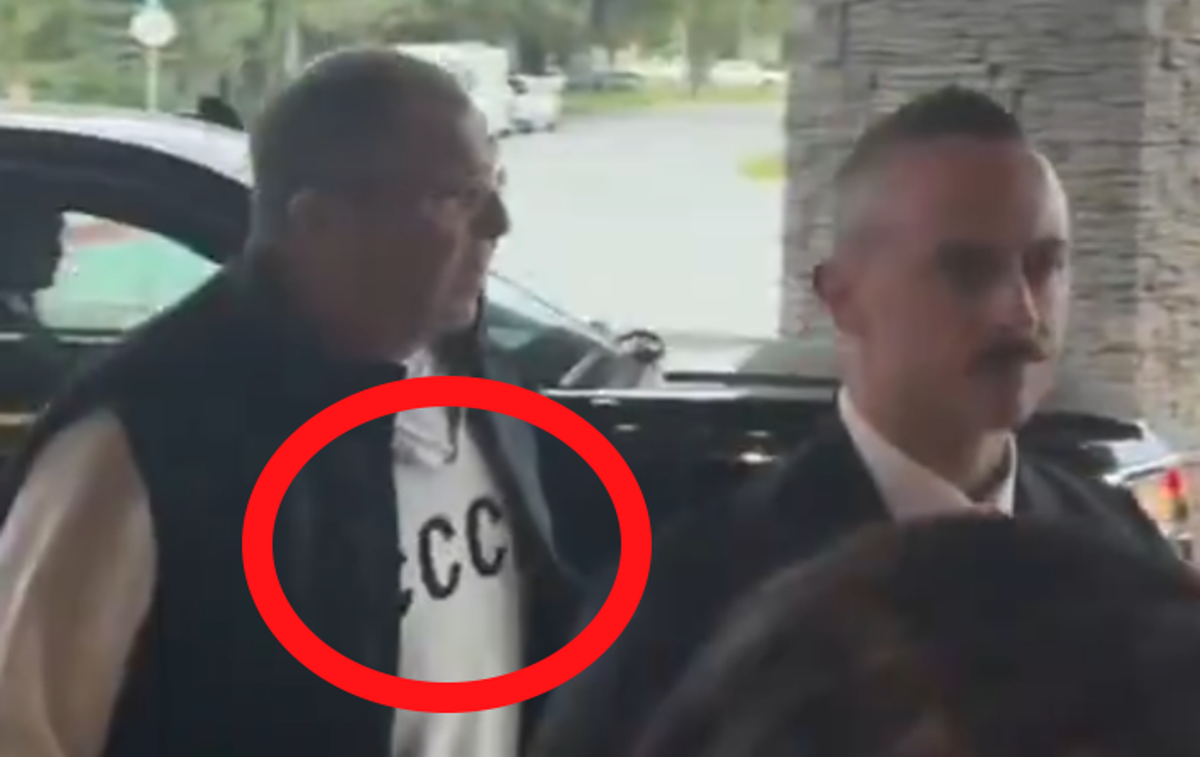 Lavrov | Ruski zunanji minister Sergej Lavrov v puloverju z napisom CCCP (Sovjetska zveza) | Foto Posnetek  zaslona