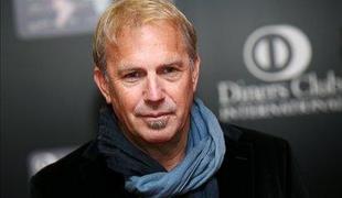 Costner navdušil na rdeči preprogi