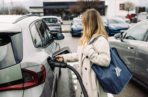 Tukaj boste avto lahko napolnili med obiskom trgovine