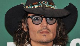 Johnny Depp se utaplja v alkoholu