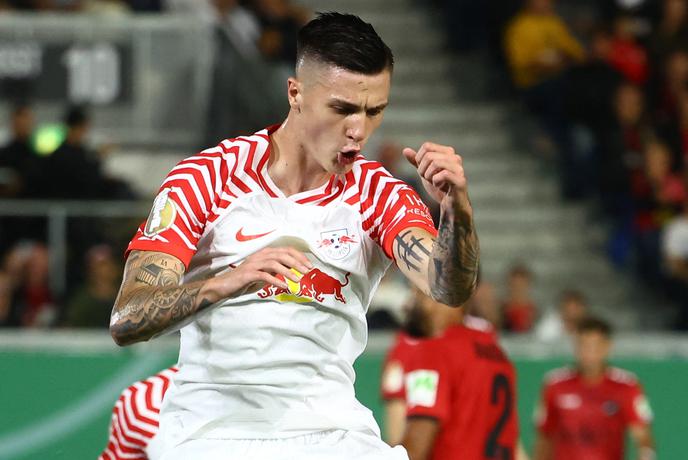 Nora strelska forma Šeška, Slovenec veliki junak Leipziga