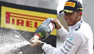 Rosberg podaril zmago Hamiltonu, Ricciardo mojster prehitevanja