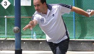 Veliki derbi v dvorani na Trati