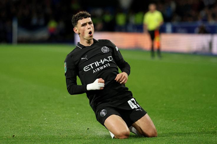 Manchester City, ki je na stadionu Accu zaigral z močno prevetreno postavo, je popeljal v vodstvo Phil Foden. | Foto: Reuters