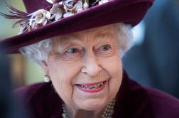 Kraljica Britancem: Nikoli ne obupajte