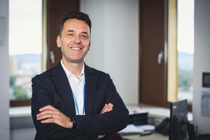Teodor Prosen pri Telekomu Slovenije usklajuje in vodi vse aktivnosti, povezane s trajnostnostjo in poslovno odličnostjo. | Foto: Bojan Puhek