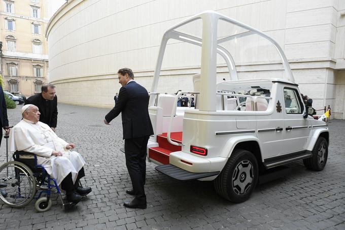 Na območju Gaze, ki se sooča s hudo humanitarno krizo, živi skoraj milijon razseljenih otrok. | Foto: Reuters