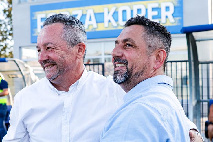 Na Bonifiki je potekal trenerski spoped med Slavišo Stojanovićem in Admirjem Adžemom. Na koncu se je smejalo nekdanjemu selektorju Slovenije. | Foto: Aleš Fevžer