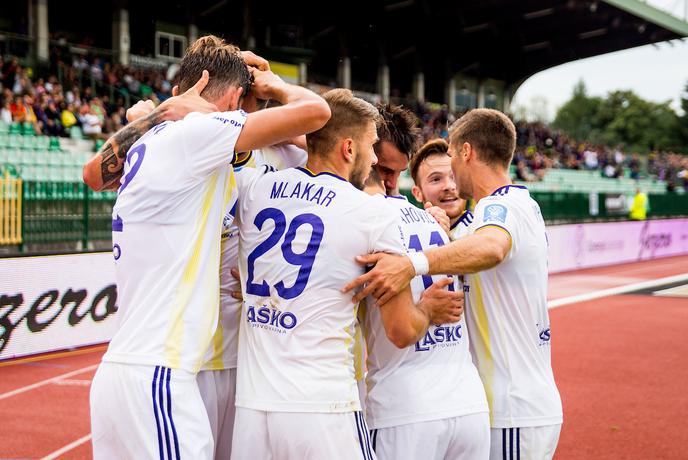Maribor je na eni tekmi zabil pet golov, Olimpija na prvega čaka že štiri ure in pol