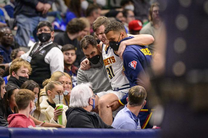 Vlatko Čančar | Vlatko Čančar je igrišče v Dallasu po poškodbi desnega stopala zapuščal v hudih bolečinah. Zdaj ga čaka okrevanje. | Foto Reuters