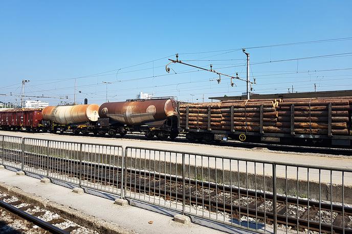 tovorni vlak, železnice | V zagrebški otroški kliniki se borijo za življenje 15-letnika, ki je utrpel hude opekline. Fotografija je simbolična. | Foto Srdjan Cvjetović
