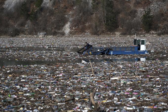 Odpadki na reki Drini pri hidroelektrarni Višegrad | Foto: Guliverimage/Vladimir Fedorenko