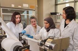 Odprt je razpis za nacionalni program L’ORÉAL-UNESCO Za ženske v znanosti 2027