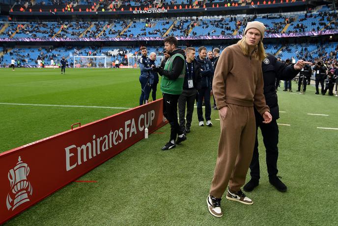 Erling Haaland vlaga v novo svetovno šahovsko turnejo