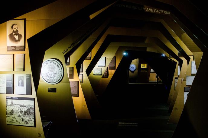 Prostozidarstvo | V slovenski politiki se je v zadnjih mesecih znova razplamtela razprava o vplivu prostozidarstva in z njim povezanih omrežij. | Foto Vid Ponikvar