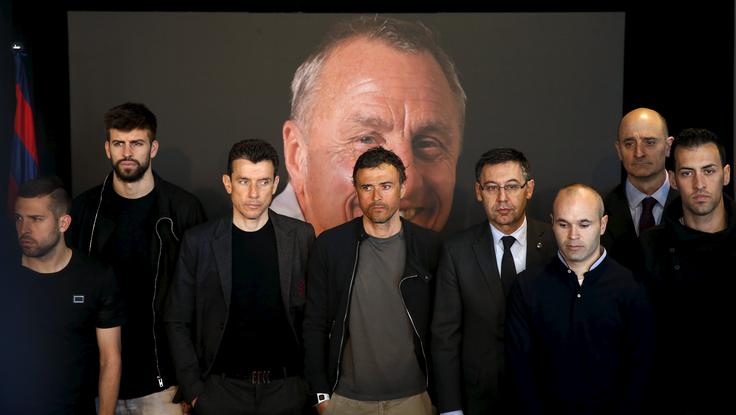 Nogometaši Barcelone želijo premagati Real v čast Nizozemca, za katerim žaluje ves svet. | Foto: 