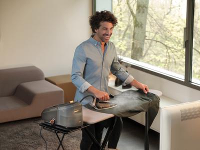 Pet razlogov, zakaj bo Braun CareStyle 7 Pro spremenil vaš pogled na likanje