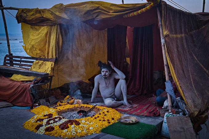 Naga sadhu v Varanasiju | Foto: K. M.