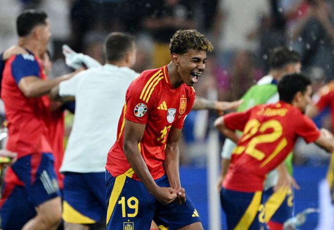Lamine Yamal je postal najmlajši strelec v zgodovini evropskega prvenstva. To mu je uspelo pri 16 letih in 362 dneh. | Foto: Reuters