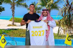 Ronaldo podpisal, igral bo še vsaj dve leti