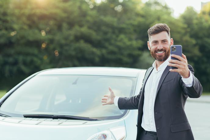 avtomobil, selfie | Foto Shutterstock