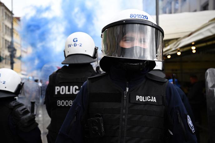 Poljska, policija, policist | Na Poljskem še niso imeli terorističnega napada. Fotografija je simbolična. | Foto Reuters