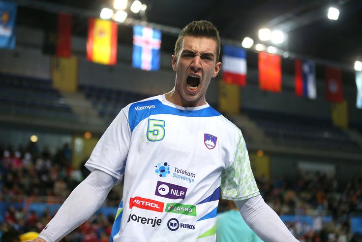 Nik Henigman je dosegel dva gola iz šestih poskusov. Enega tudi prav v zadnjih sekundah prvega polčasa, ki se ga je takole razveselil. | Foto: Vincent Michel/francehandball2017.com