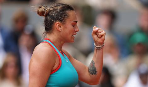 V živo: prvi niz trajal kar 77 minut, Sabalenka le strla odpor Američanke