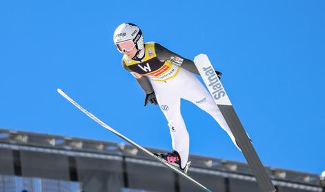 Pred skakalkami še zaključek, Nika Prevc znova blesti