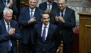 Grški parlament izglasoval zaupnico vladi Micotakisa