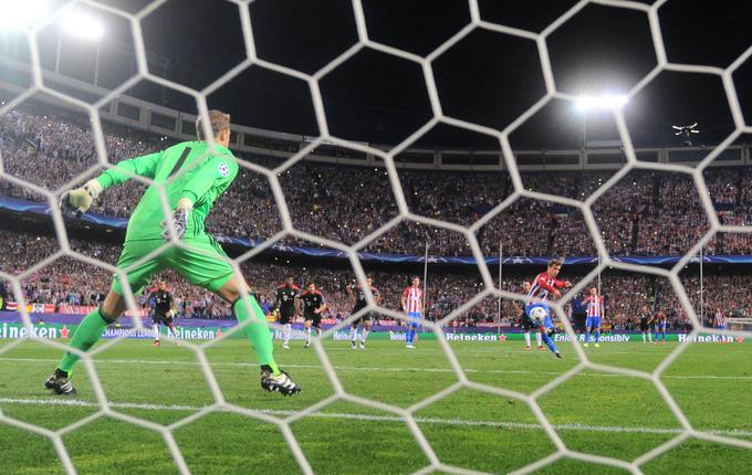 Antoine Griezmann je zapravil strel z bele točke. Manuela Neuerja je rešila prečka. | Foto: Guliverimage/Getty Images