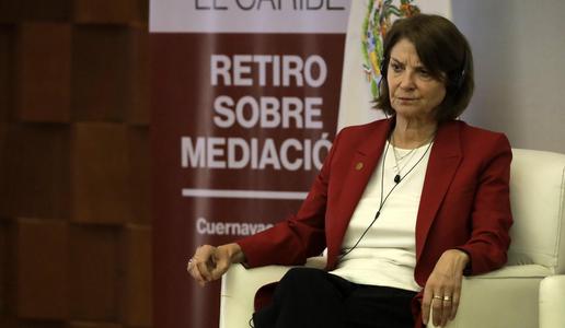 Vrstijo se politični odstopi zaradi Jeffreya Epsteina