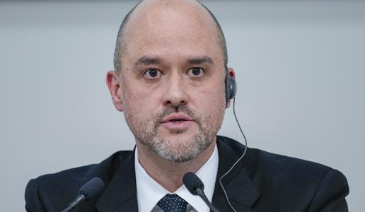 Zaskrbljeni direktor: zapirajo sedem tovarn, odpuščajo 20 tisoč ljudi