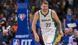 Luka Dončić z majico pokazal, da je car