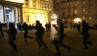 Srbska opozicija nadaljuje proteste in blokira ceste v Beogradu #foto