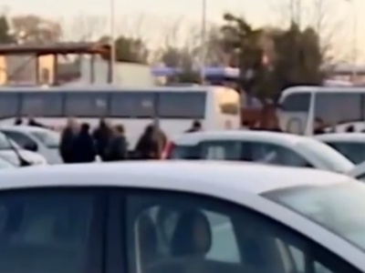 Avtobusi z volivci burijo duhove. Kdo laže?